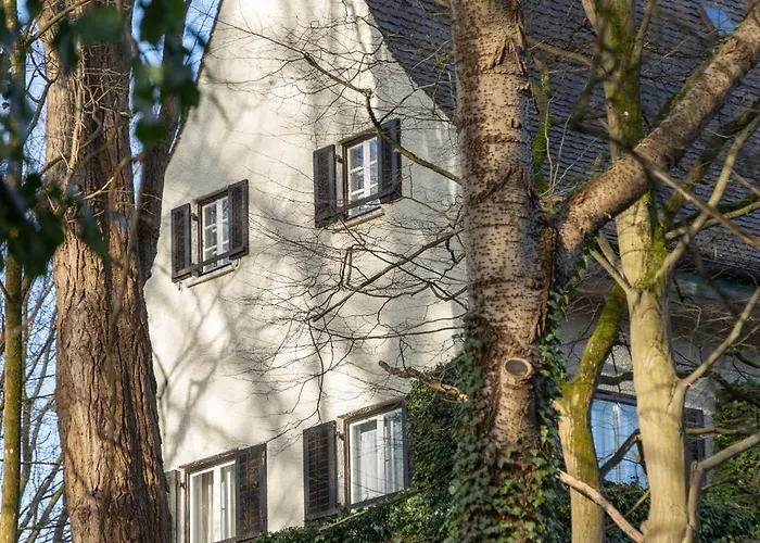 Отель Gaestehaus Englischer Garten *