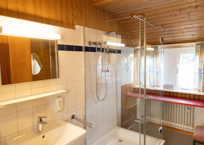 Отель Gaestehaus Englischer Garten