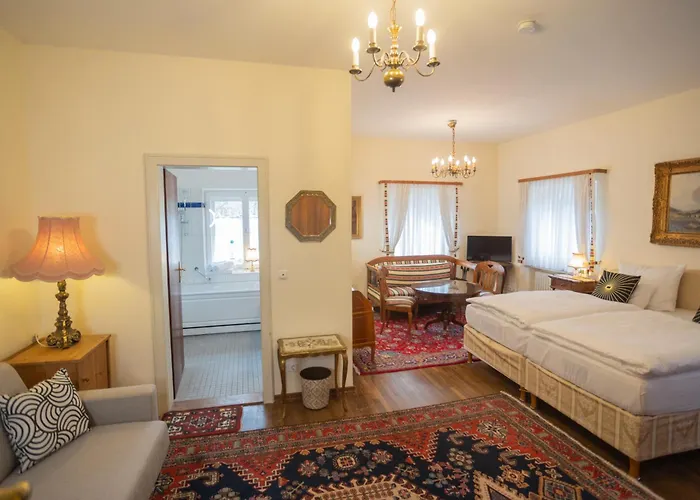 Отель Gaestehaus Englischer Garten