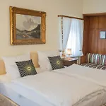 فندق Gaestehaus Englischer Garten ميونيخ