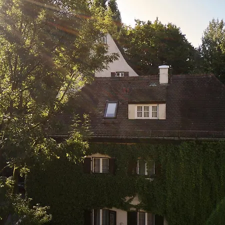 Gaestehaus Englischer Garten Hotel *