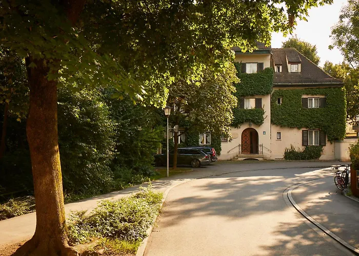 Gaestehaus Englischer Garten München